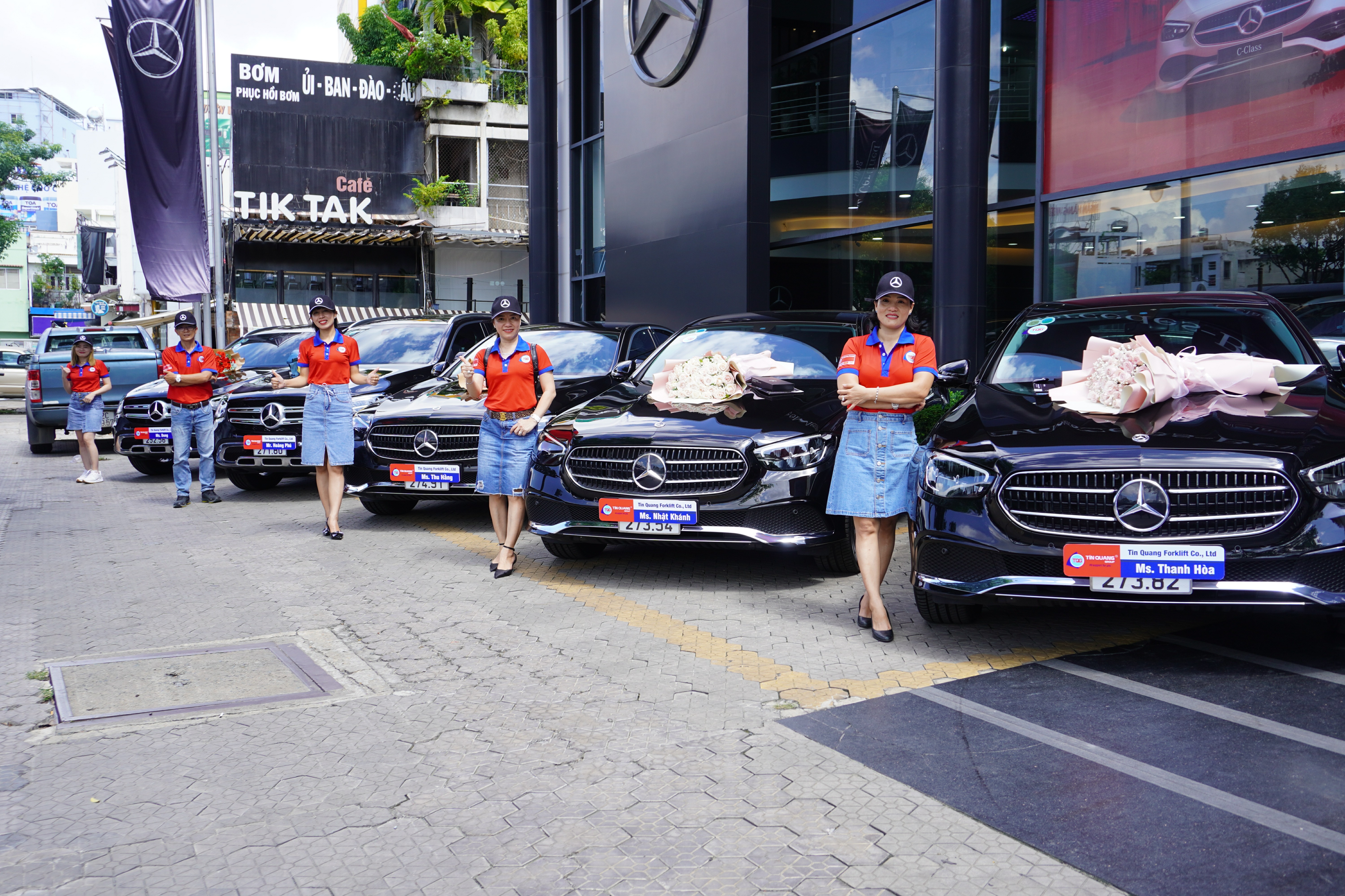 Mercedes-Benz Haxaco bàn giao 08 xe cho Tín Quang Group